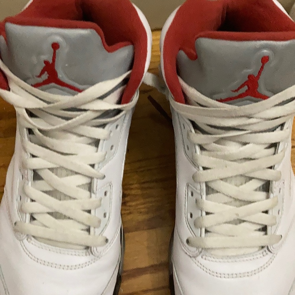 Jordan5’s 10 1/2 b/o 100 good condition